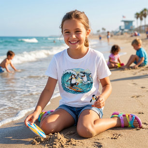 Camiseta Pinguim Surfista e Tubarão Cumprimentam-se com um