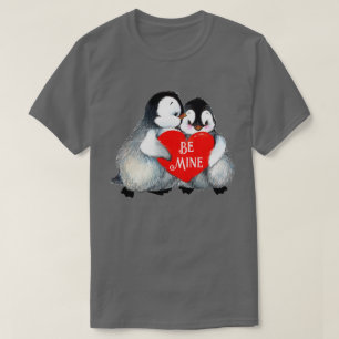 Camiseta Pinguin Hug Heart Personalize Texto Algodão Coraçã
