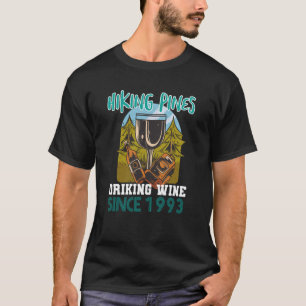 Camiseta Pinheiros caminhando bebendo vinho desde 1993