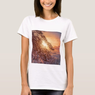 Camiseta Pinheiros e pinheiros com neve