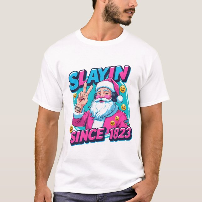 Camiseta Pink Santa Slayin Christmas Tee for Gen Z & Family (Frente)