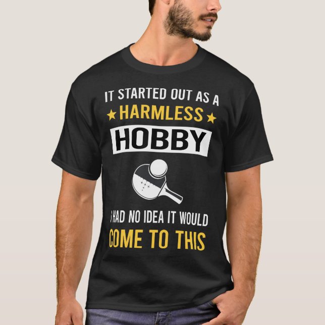 Camiseta Pino da Mesa de Tênis do Hobby sem Hécrates (Frente)