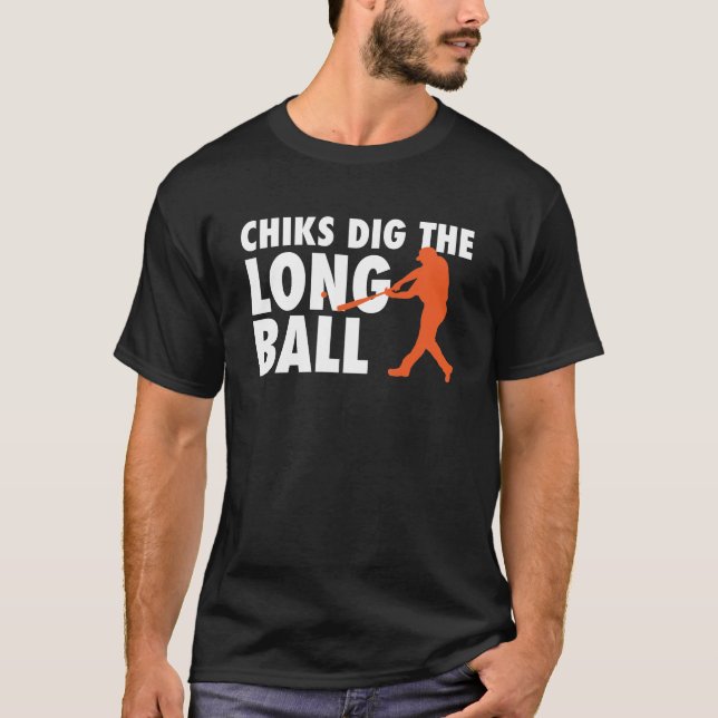Camiseta Pintinhos Fez A Bola Longa - Jogador De Beisebol (Frente)