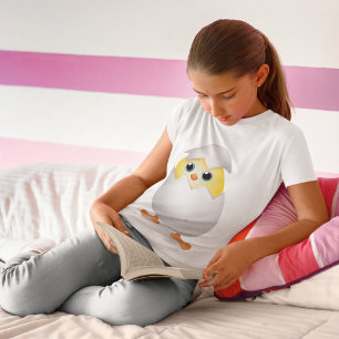 Camiseta Pinto Amarelo de Frango Bebê Chocando na Casca do 