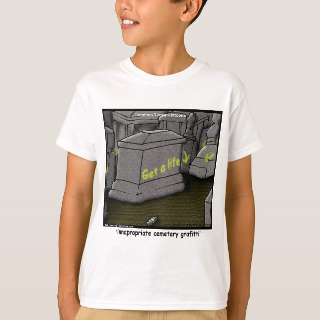 Camiseta Pinturas Engraçadas em Cemitérios (Frente)