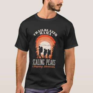 Camiseta Pioneira Mamãe Escalando Picos e Inspirando Aventu