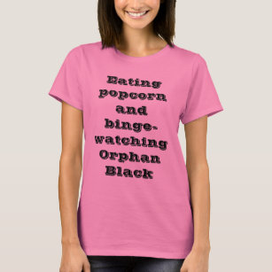 Camiseta pipoca e bibge do eatng que olham o preto órfão