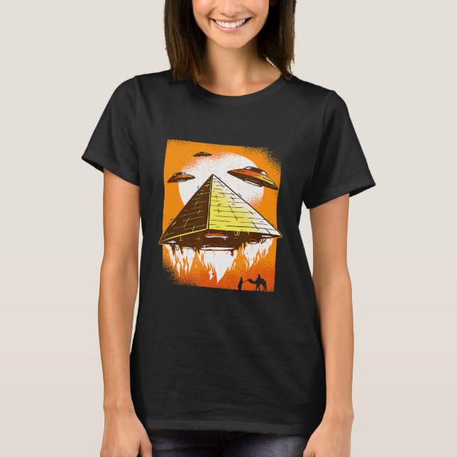 Camiseta Pirâmide Voadora Egito Ufo Conspiração Illuminati  (Frente)