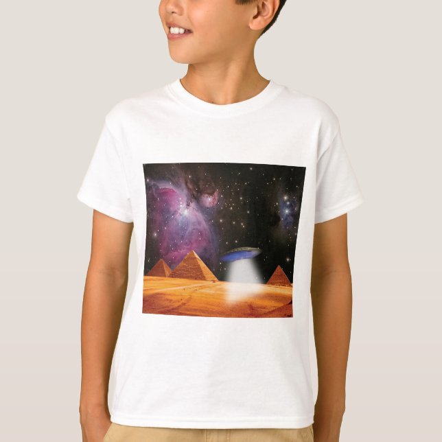 Camiseta Pirâmides Egípcias Giza Conhece Espaço e OVNI (Frente)