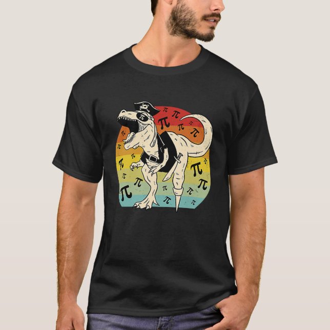 Camiseta Pirate Dinossaur Rex Retro Sunset Vintage (Frente)
