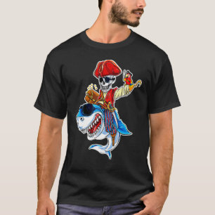 Camiseta Pirate Skeleton Riding Shark Halloween Party 2022
