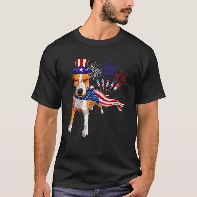 Camiseta Pit Bull Vestindo Bandeira Americana Fogos De Arti (Frente)