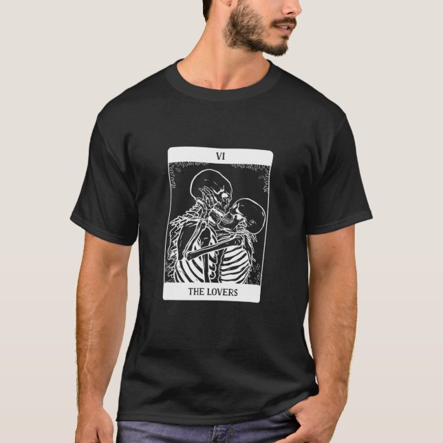 Camiseta Placas Tarot - Os Amantes - Esqueleto Crânio (Frente)