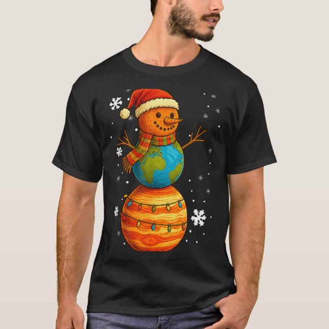 Camiseta Planet Snowman Earth Saturn Christmas Holiday Art  (Frente)