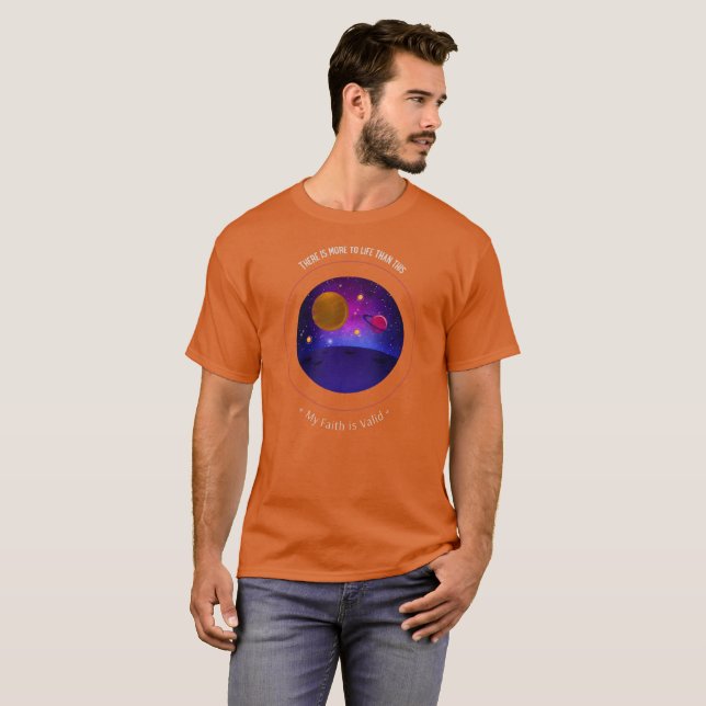 Camiseta Planetas Há Mais Na Vida Do Que Este Cristão (Frente Completa)