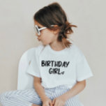 Camiseta Planície Branca Negra Minimalista de Birthday Mini<br><div class="desc">Esta é a camiseta da garota de aniversário.</div>