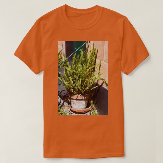 Camiseta Planta verde alta em pote de flores (Frente do Design)