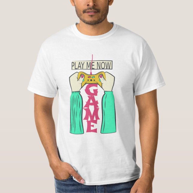 Camiseta Play Me Now – Retro Gaming Controller Design (Frente)