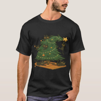 Camiseta Playful Black Cats Wrecking Christmas Tree T-Shirt