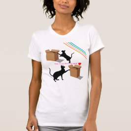 Camiseta Playful Cats Finding Their Box T-Shirt