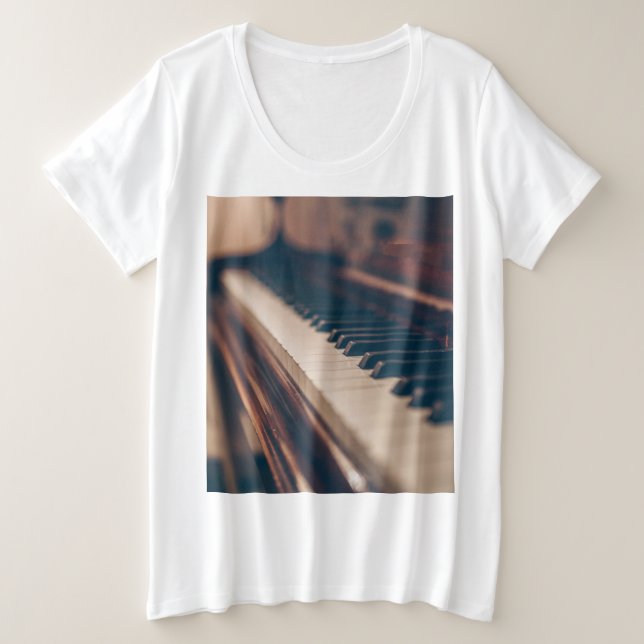 Camiseta Plus Size Belo Design de Piano (Frente do Design)