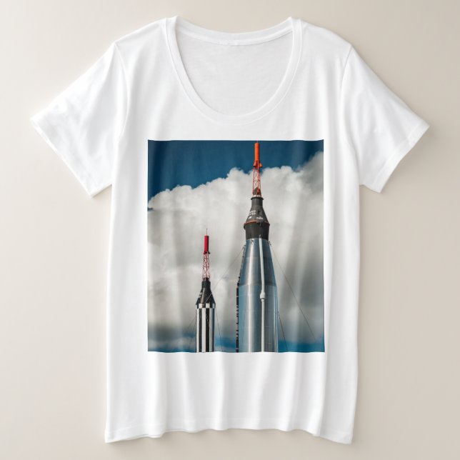 Camiseta Plus Size Belo Universo (Frente do Design)