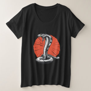 Camiseta Plus Size Cobra abre capô, cobra atacando