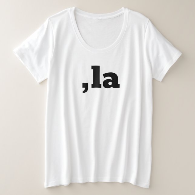 Camiseta Plus Size Comma La Kamala Harris - design de texto personali (Frente do Design)