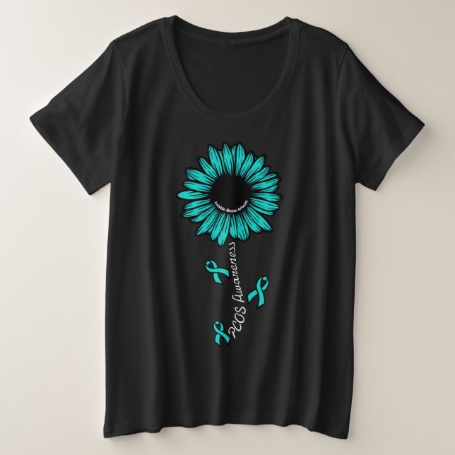 Camiseta Plus Size Daisy...PCOS (Frente do Design)