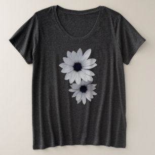 Camiseta Plus Size duas flores brancas