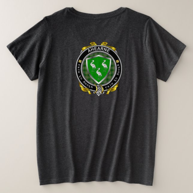 Camiseta Plus Size Escudo irlandês das mulheres (Verso do Design)