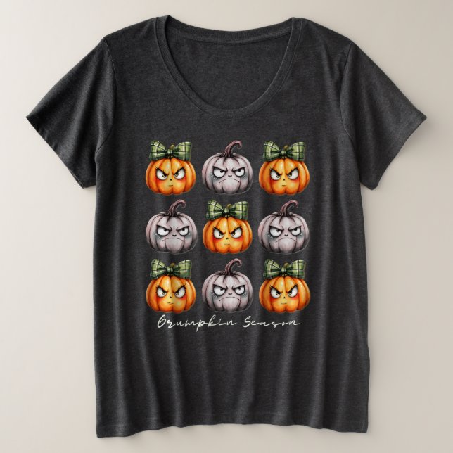 Camiseta Plus Size Estação de Grumpkin - Halloween De Pumpkin Grumpy (Frente do Design)