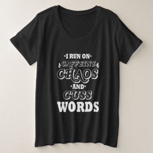 CAMISETA PLUS SIZE EU CORRO NO CAFÉ CAOS E CUSTO PALAVRAS