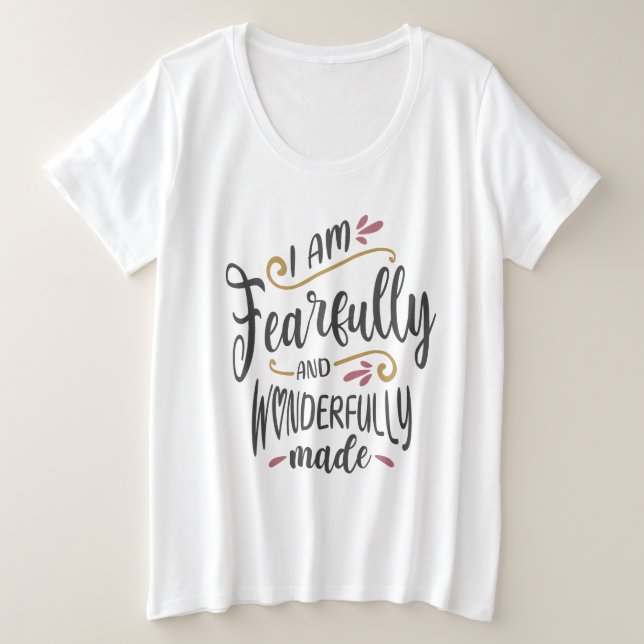 Camiseta Plus Size Eu sou Feliz e Maravilhosamente Cristão (Frente do Design)