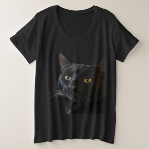 Camiseta Plus Size Gato Preto Com Uma Expressão Excêntrica e Divertid