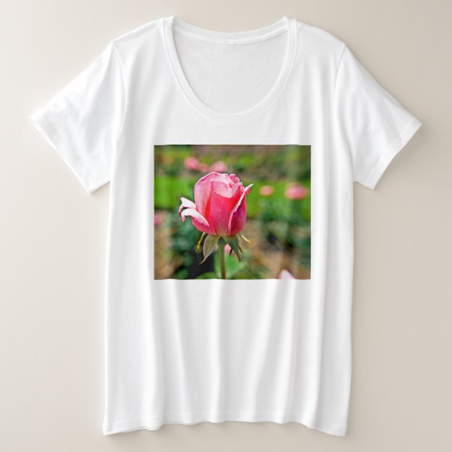 Camiseta Plus Size Jardim Rosa Rosa Rosa Rosa Rosa Rosa (Frente do Design)