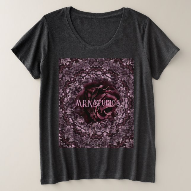 Camiseta Plus Size Mandala de Rosa  (Frente do Design)