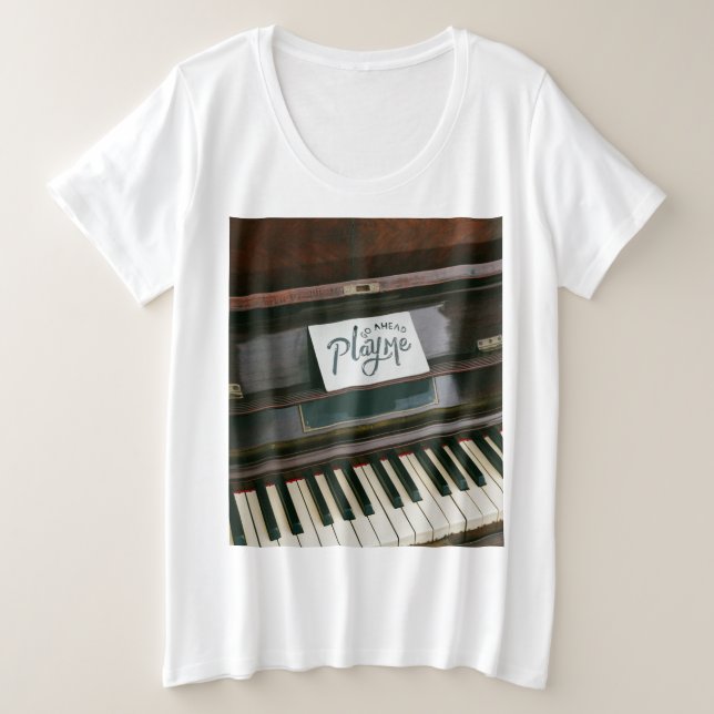 Camiseta Plus Size Piano bonito (Frente do Design)