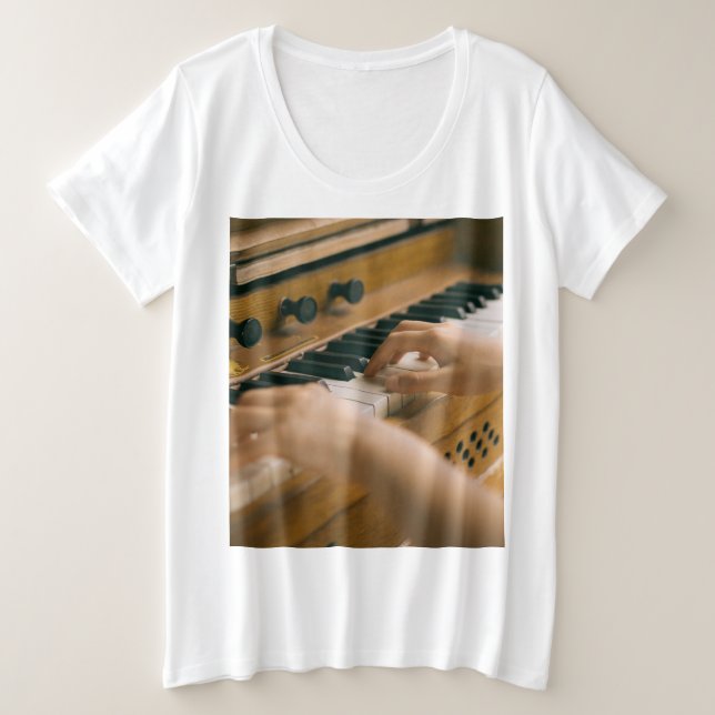 Camiseta Plus Size Piano bonito (Frente do Design)