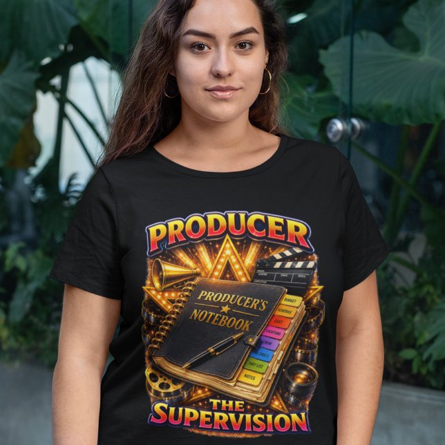 Camiseta Plus Size Produtor - A Supervisão Feminino Escuro (Producer - The Supervision)