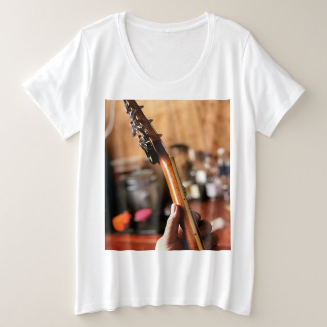 Camiseta Plus Size Violão acústico bonito (Frente do Design)