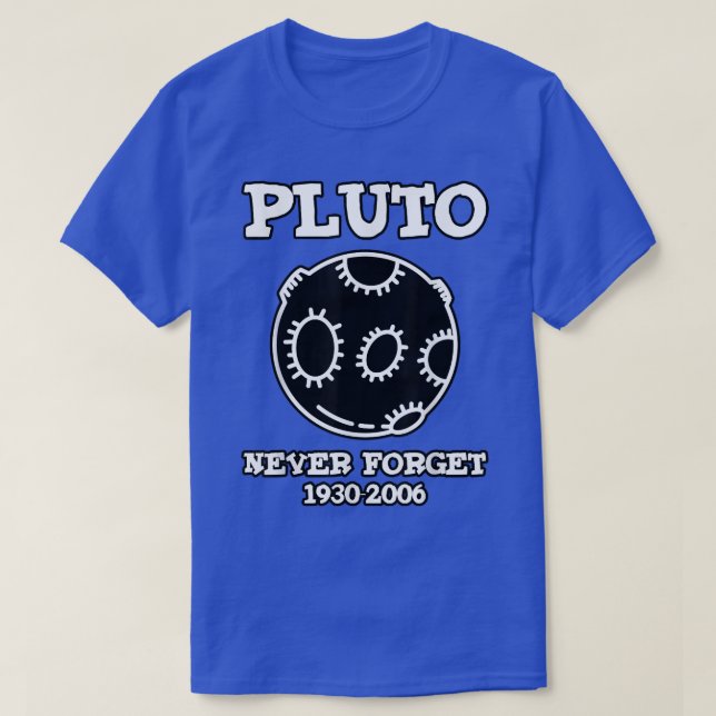 Camiseta Pluto Never Forget 1930-2006 (Frente do Design)