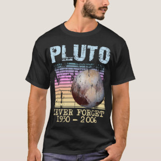 Camiseta Pluto Never Forget T-Shirt design