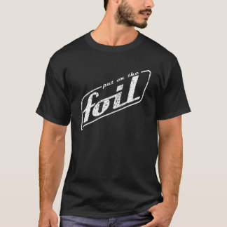 Camiseta Pnha sobre a folha