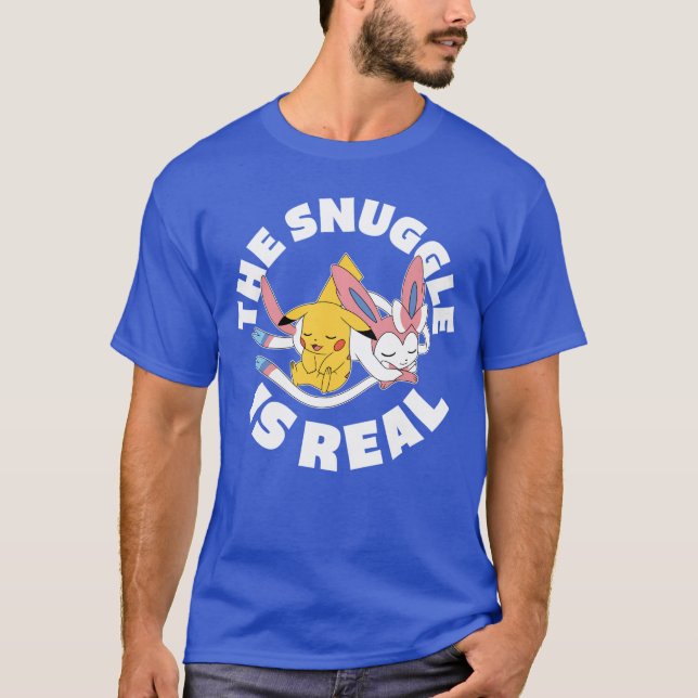 Camiseta Pokmonhe Snuggle Is Real Pikachu And Sylveon funny (Frente)