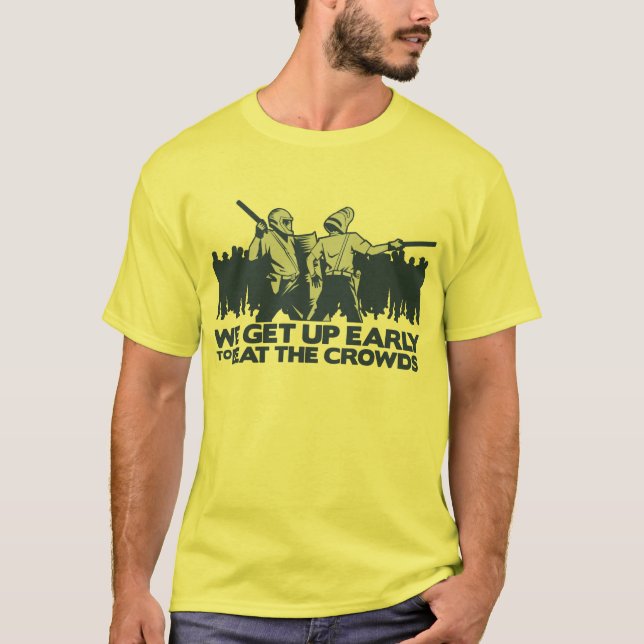 Camiseta polícia que nós nos levantamos cedo para bater as (Frente)