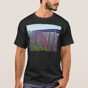Camiseta Ponte de desfiladeiro de rio novo