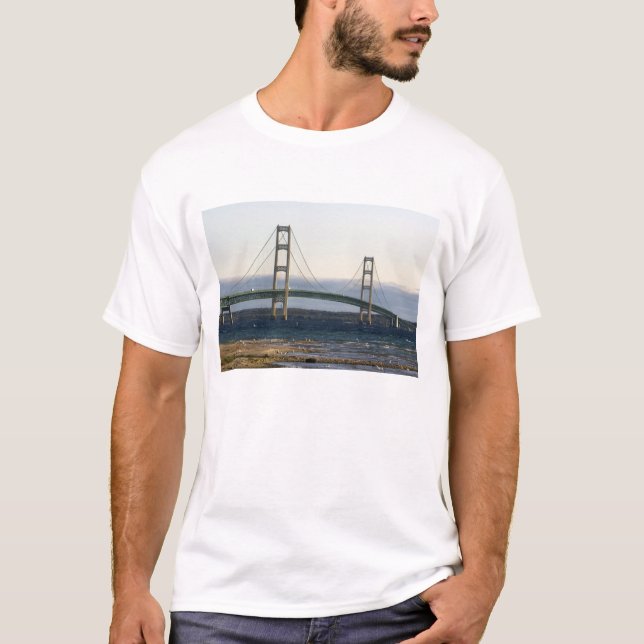 Camiseta Ponte Mackinac que abrange o estreito de 4 (Frente)