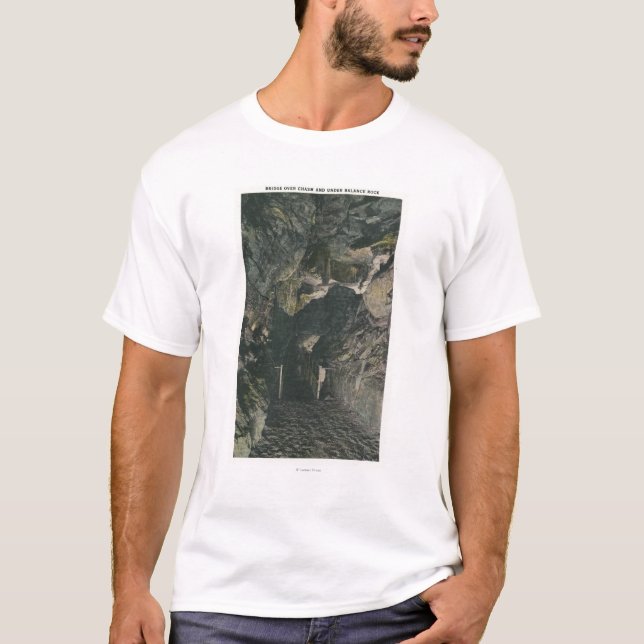 Camiseta Ponte sob a opinião da rocha do equilíbrio (Frente)