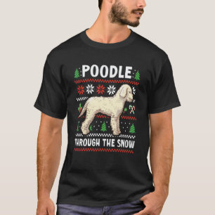 Camiseta Poodle Através Da Neve Com Um Cachorro Para O Nata